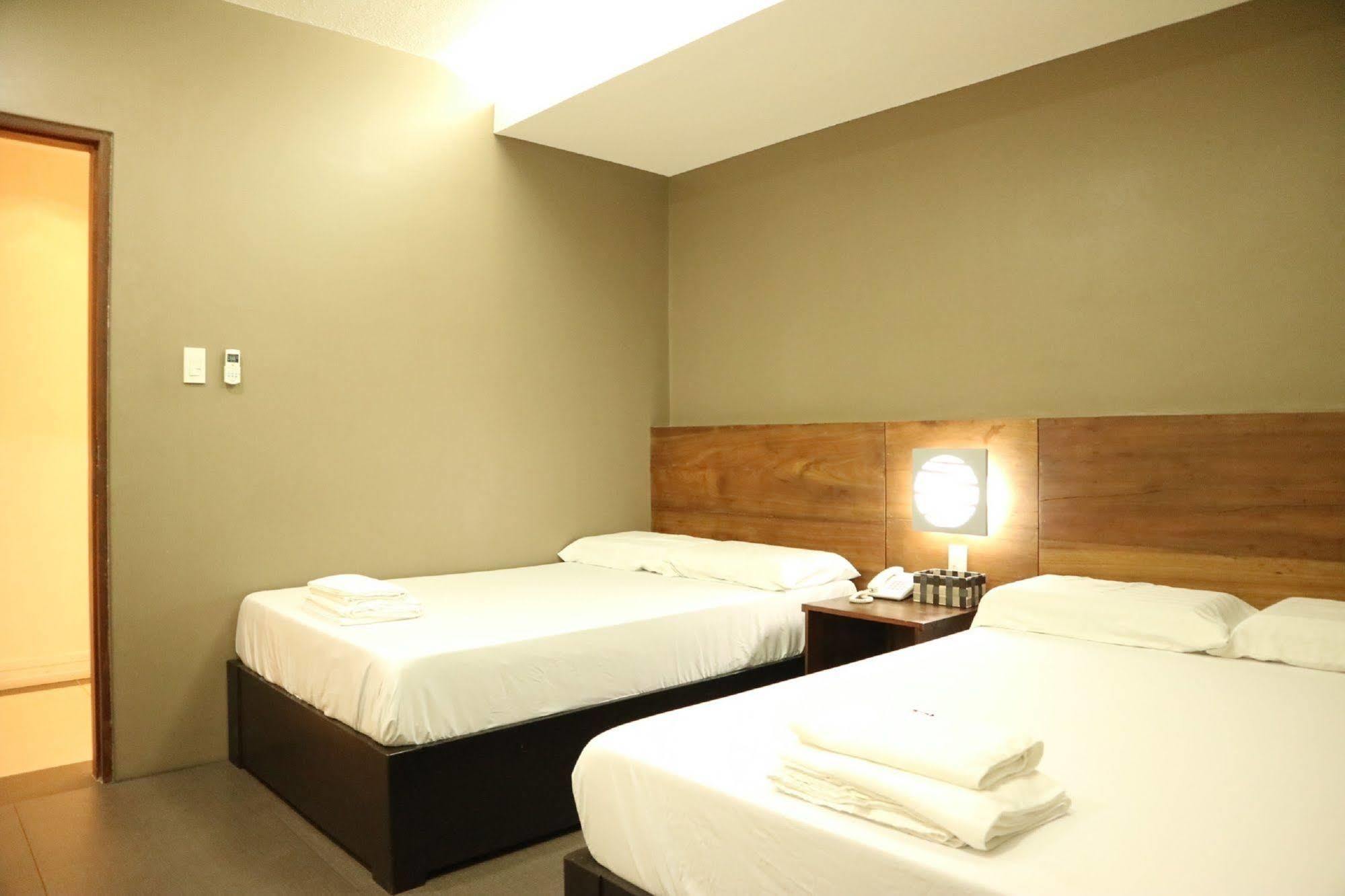 Westgate Hotel 라오아그 외부 사진
