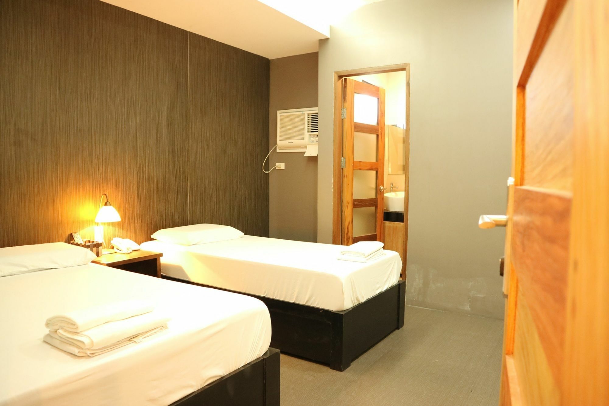 Westgate Hotel 라오아그 외부 사진